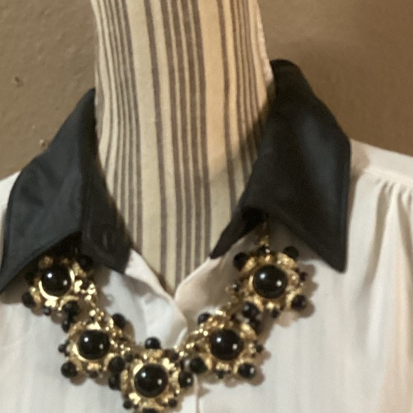 FOREVER 21 WHITE BLOUSE WITH A LEATHER  COLLAR. - Picture 7 of 14